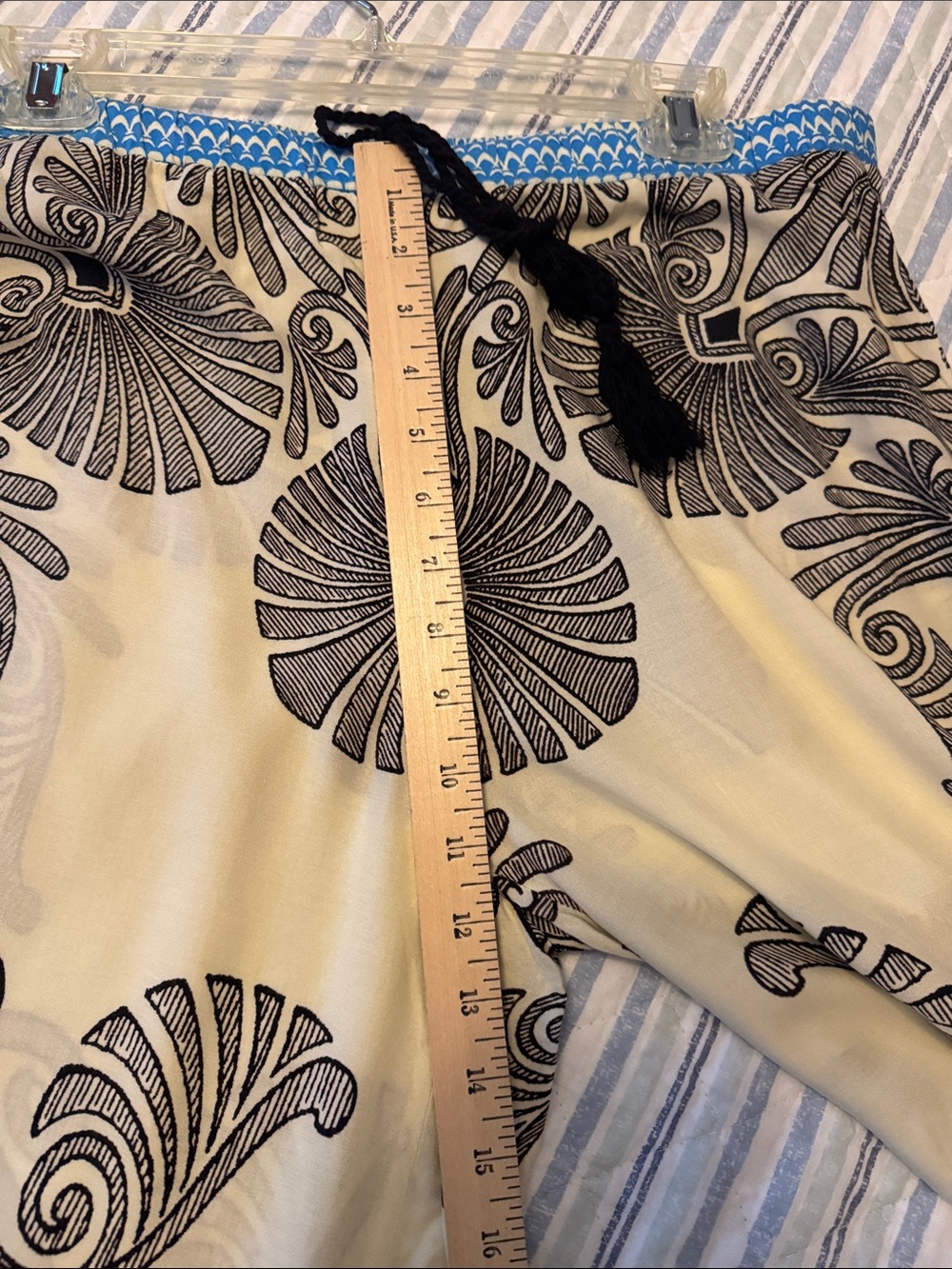 Women’s Cream & Multicolor Printed Pants - Picture 6 of 7